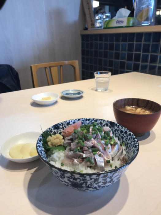 角常食堂のイワシのタタキ丼